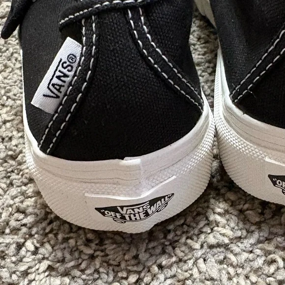 Vans Women’s 5 classic Mary Jane style grounded chunky lug rubber sole Black NWT - Picture 4 of 7